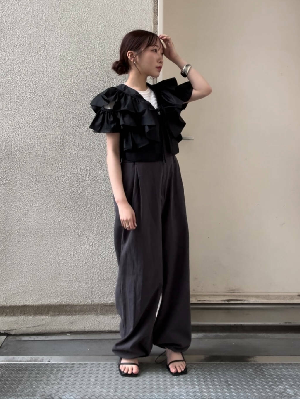 multi-way ruffle blouse (black) *JP