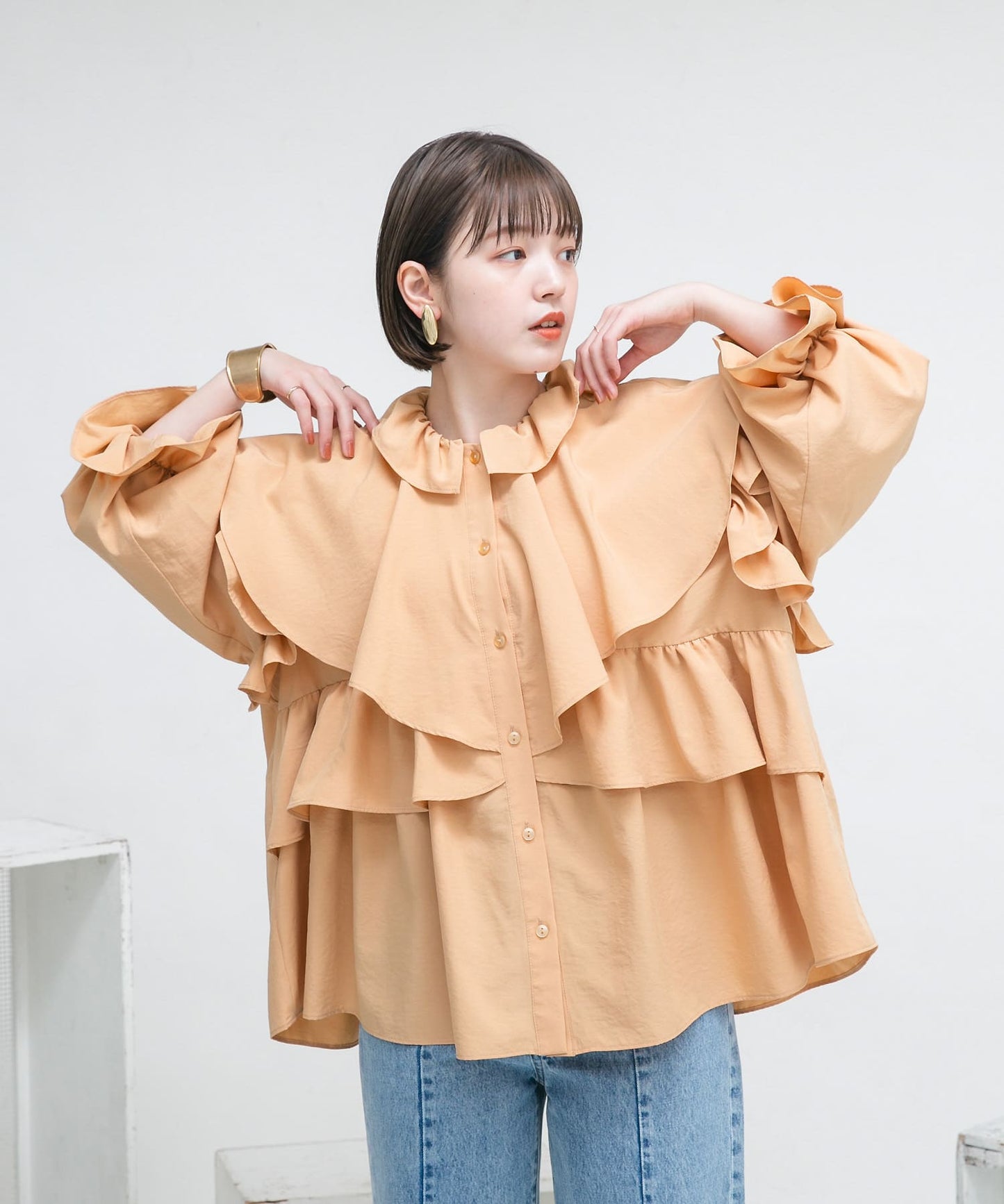 wide ruffle collar blouse (apricot) *JP