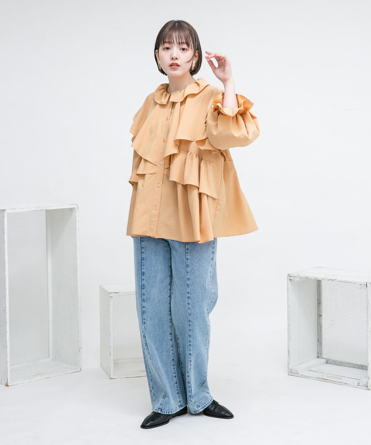 wide ruffle collar blouse (apricot) *JP