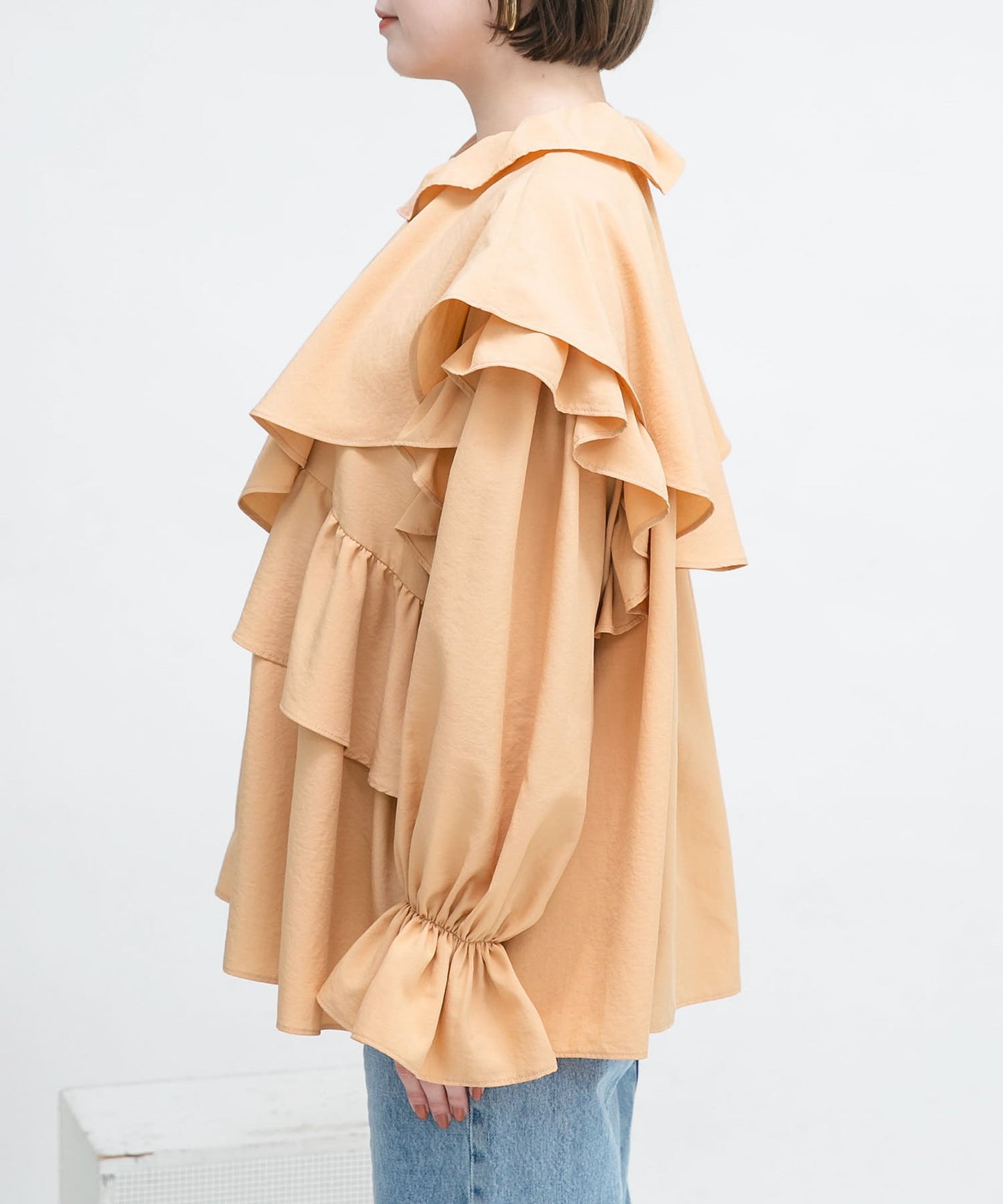 wide ruffle collar blouse (apricot) *JP