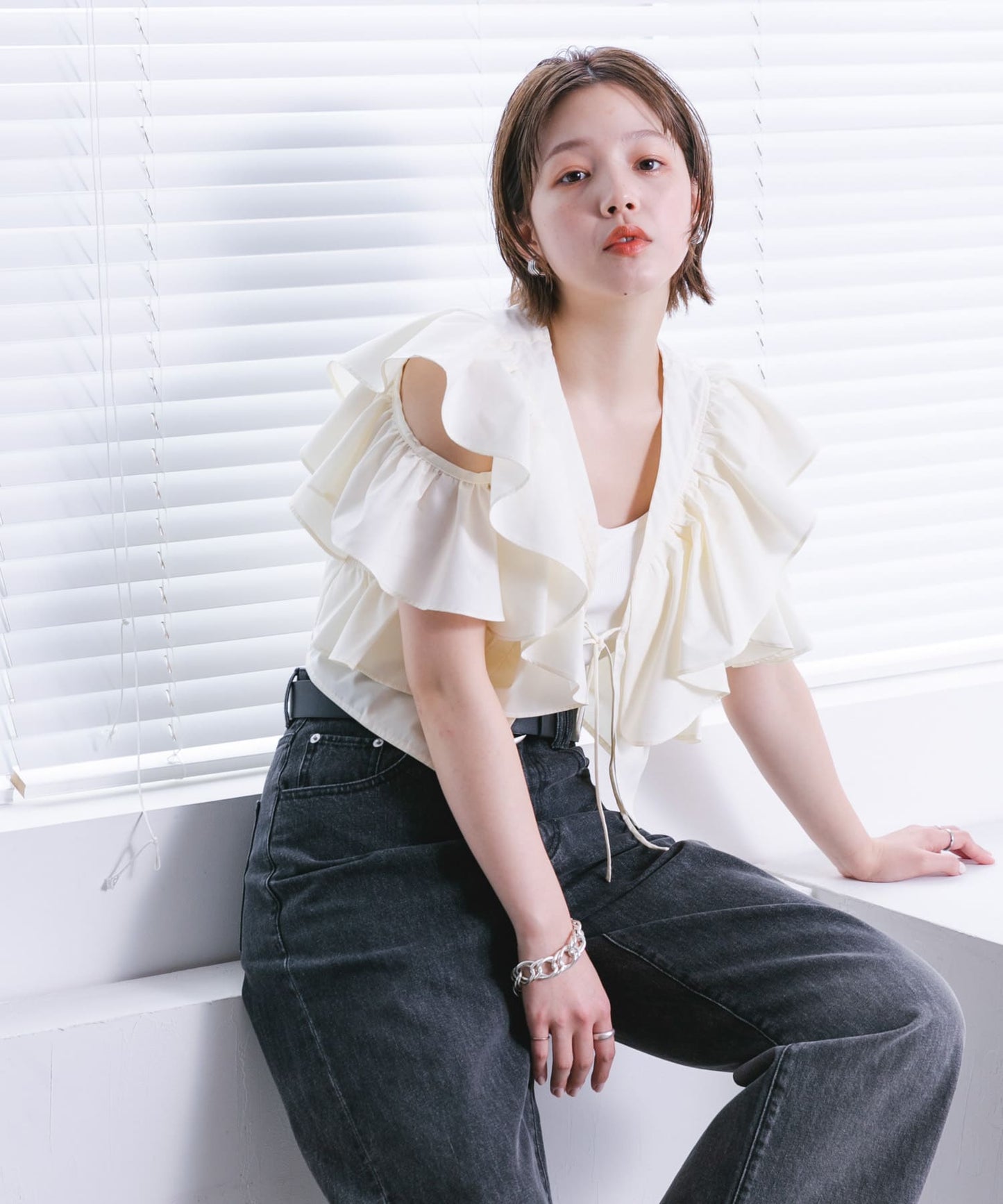 multi-way ruffle blouse (white) *JP