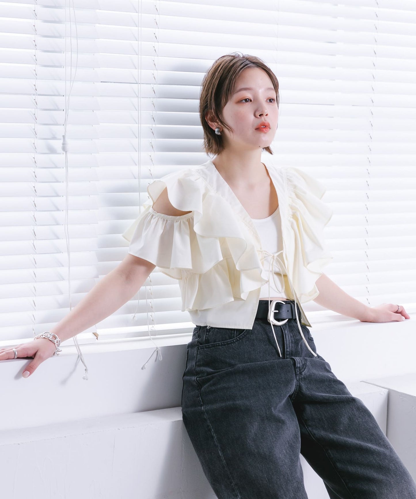 multi-way ruffle blouse (white) *JP