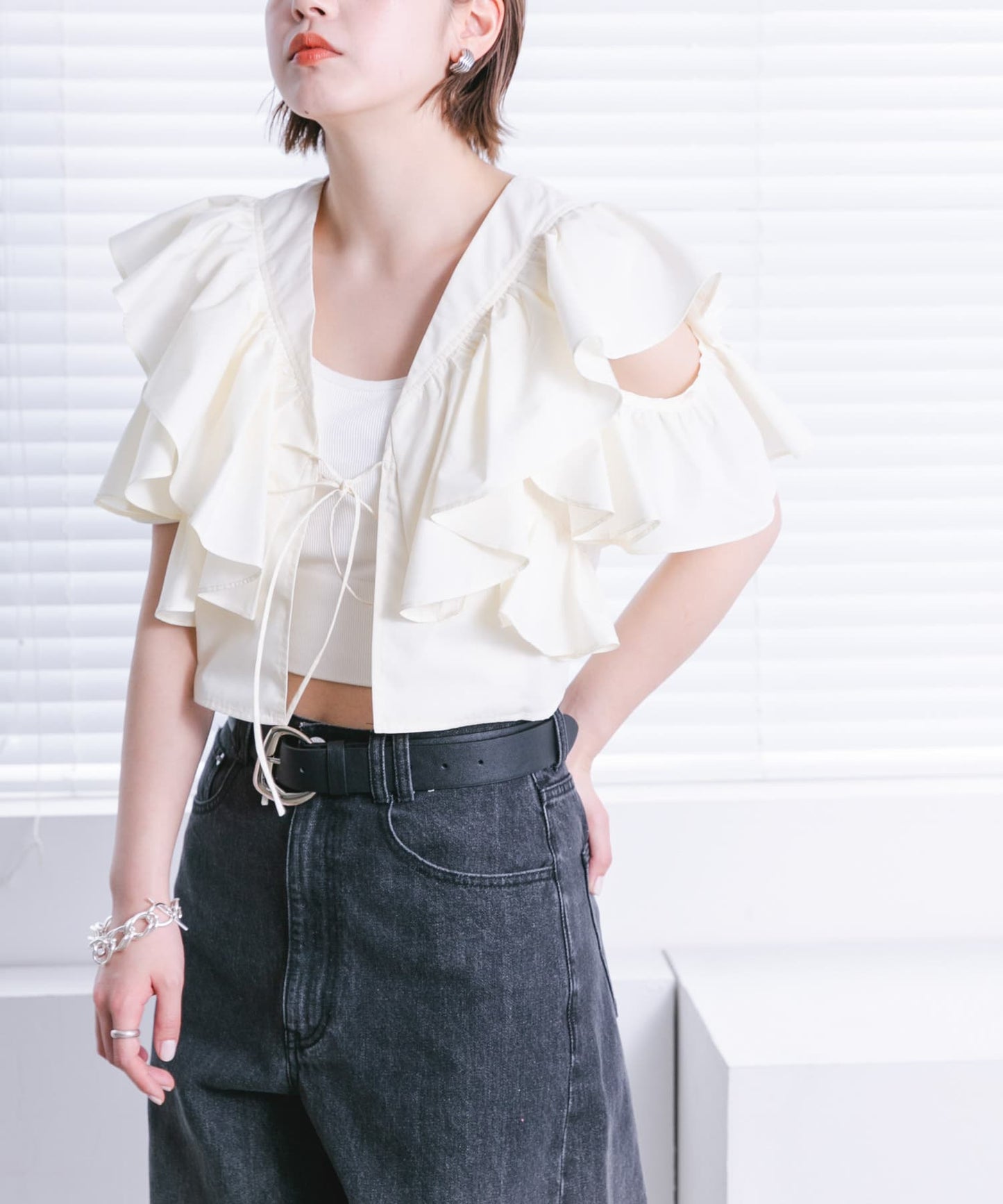 multi-way ruffle blouse (white) *JP