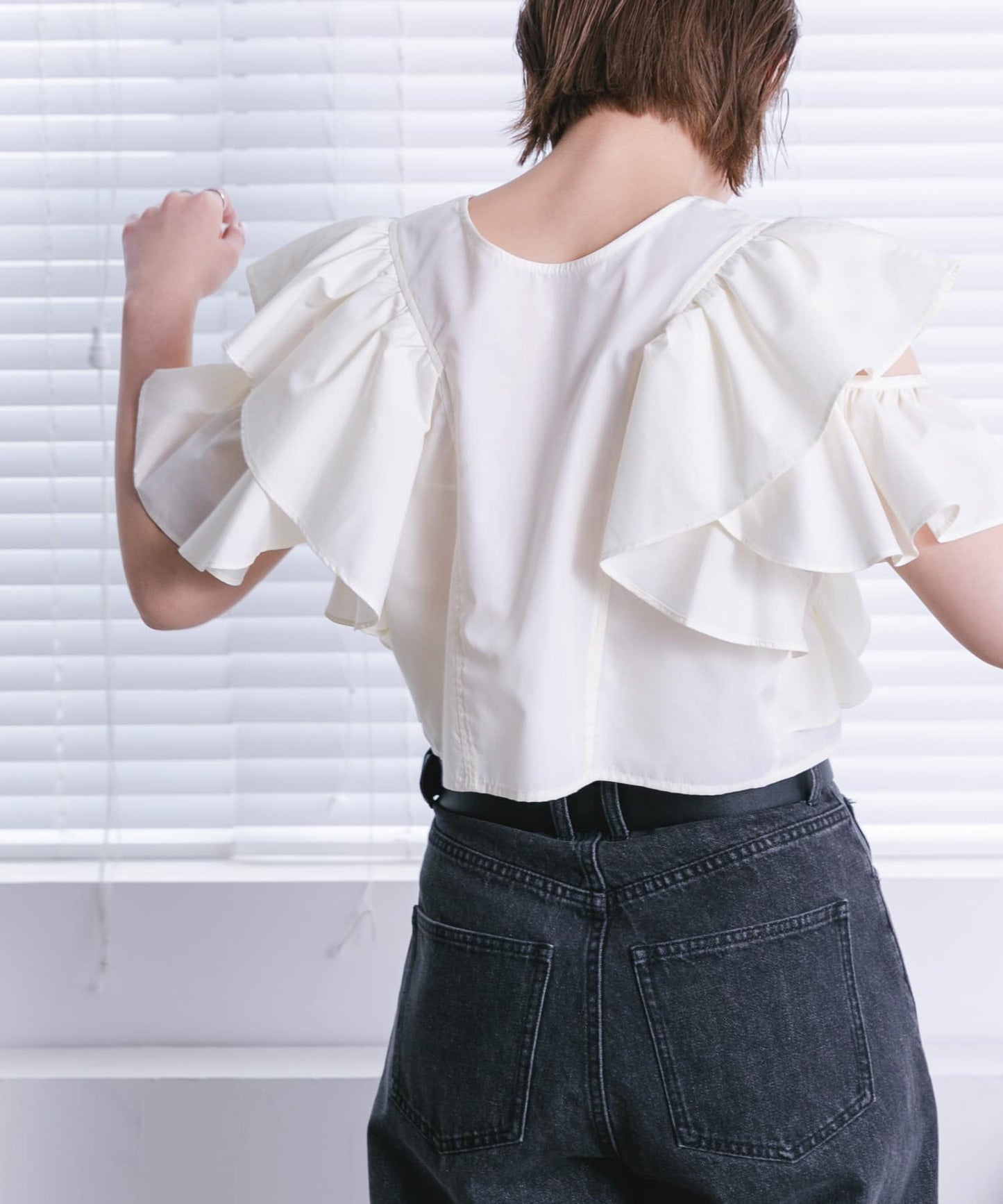 multi-way ruffle blouse (white) *JP