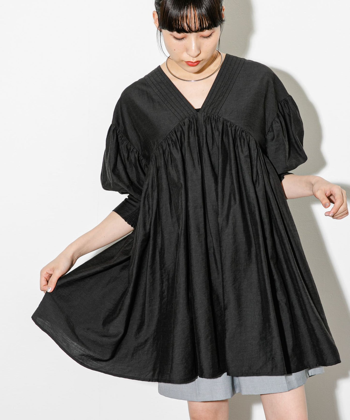 volume gathered mini dress (black) *JP