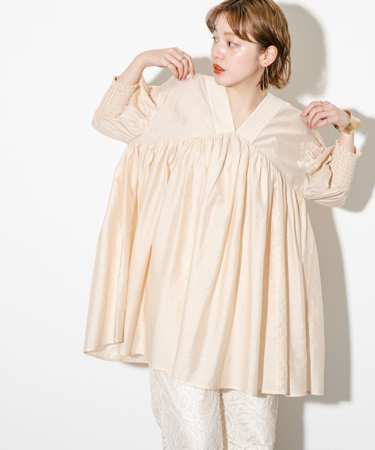 volume gathered mini dress (beige) *JP