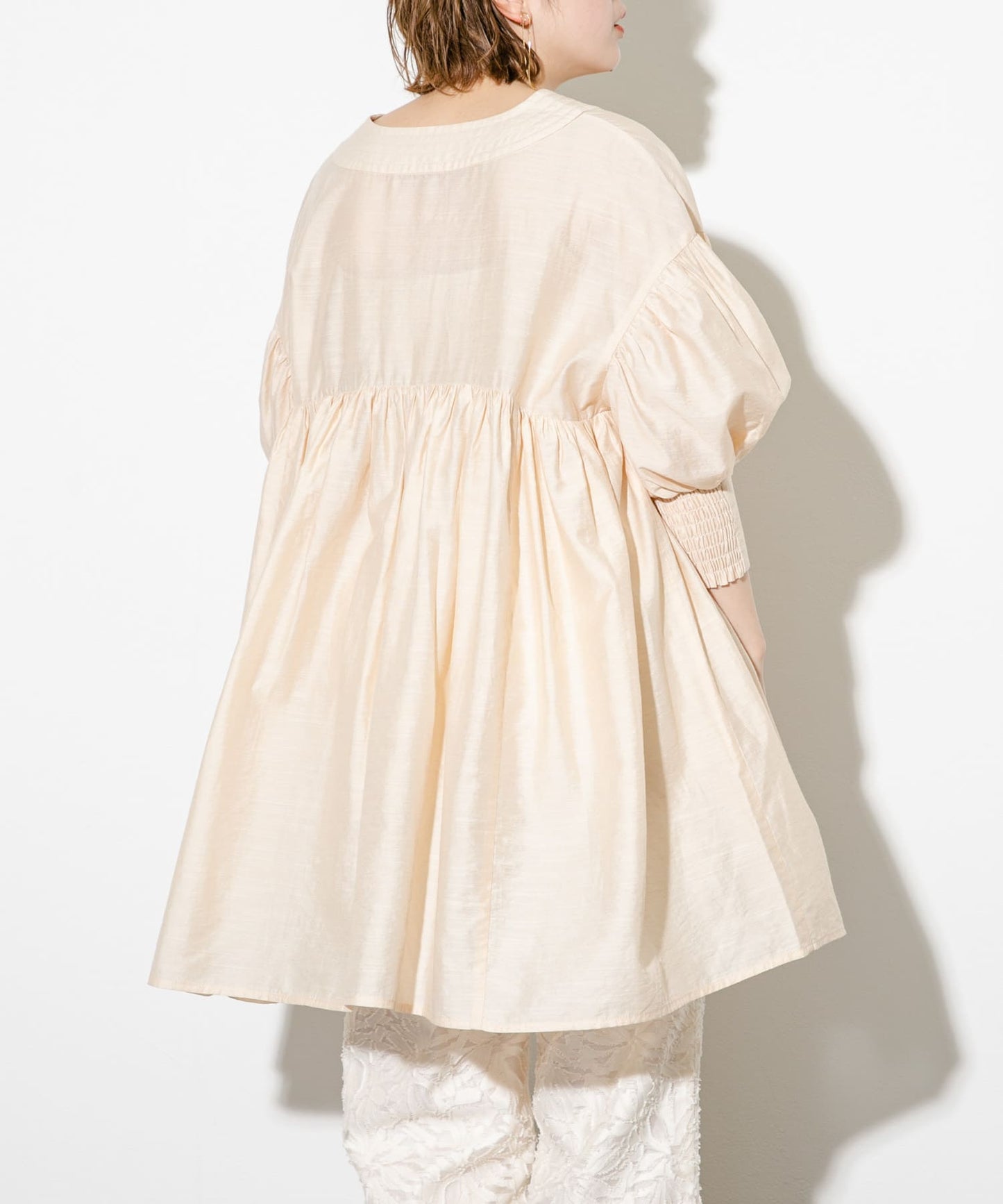 volume gathered mini dress (beige) *JP