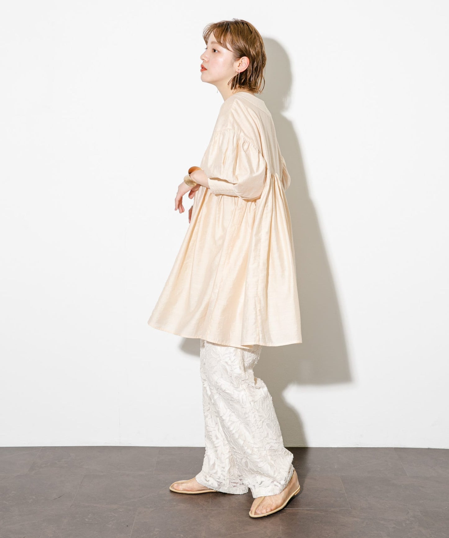 volume gathered mini dress (beige) *JP