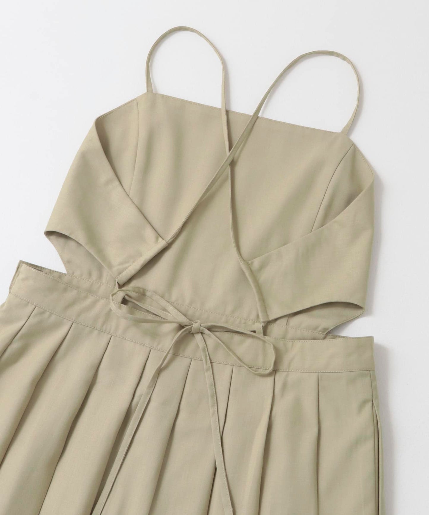 pleated camisole dress (beige) *JP