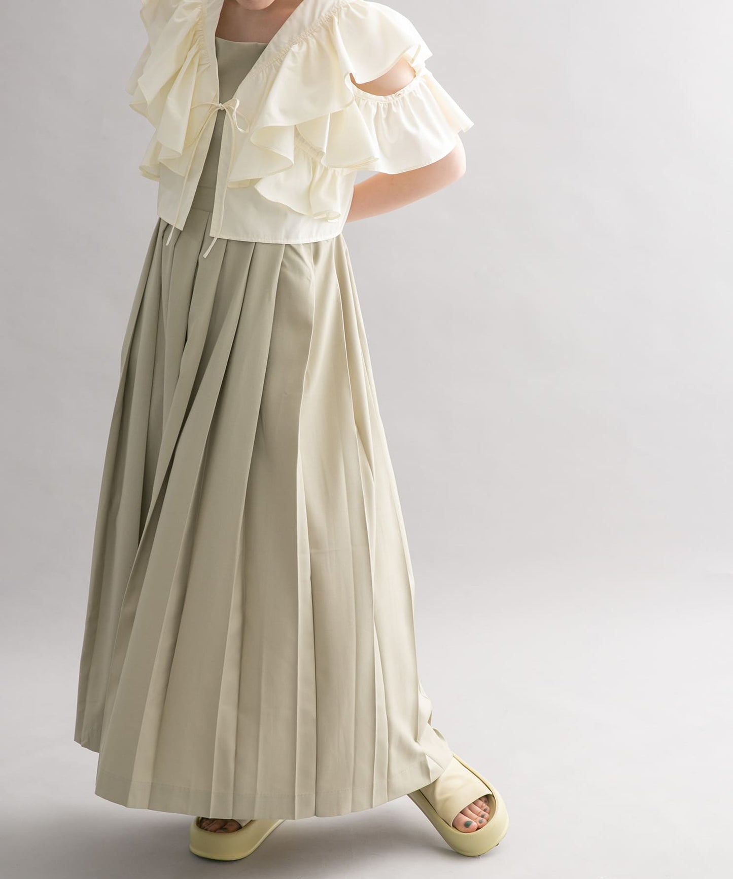 pleated camisole dress (beige) *JP