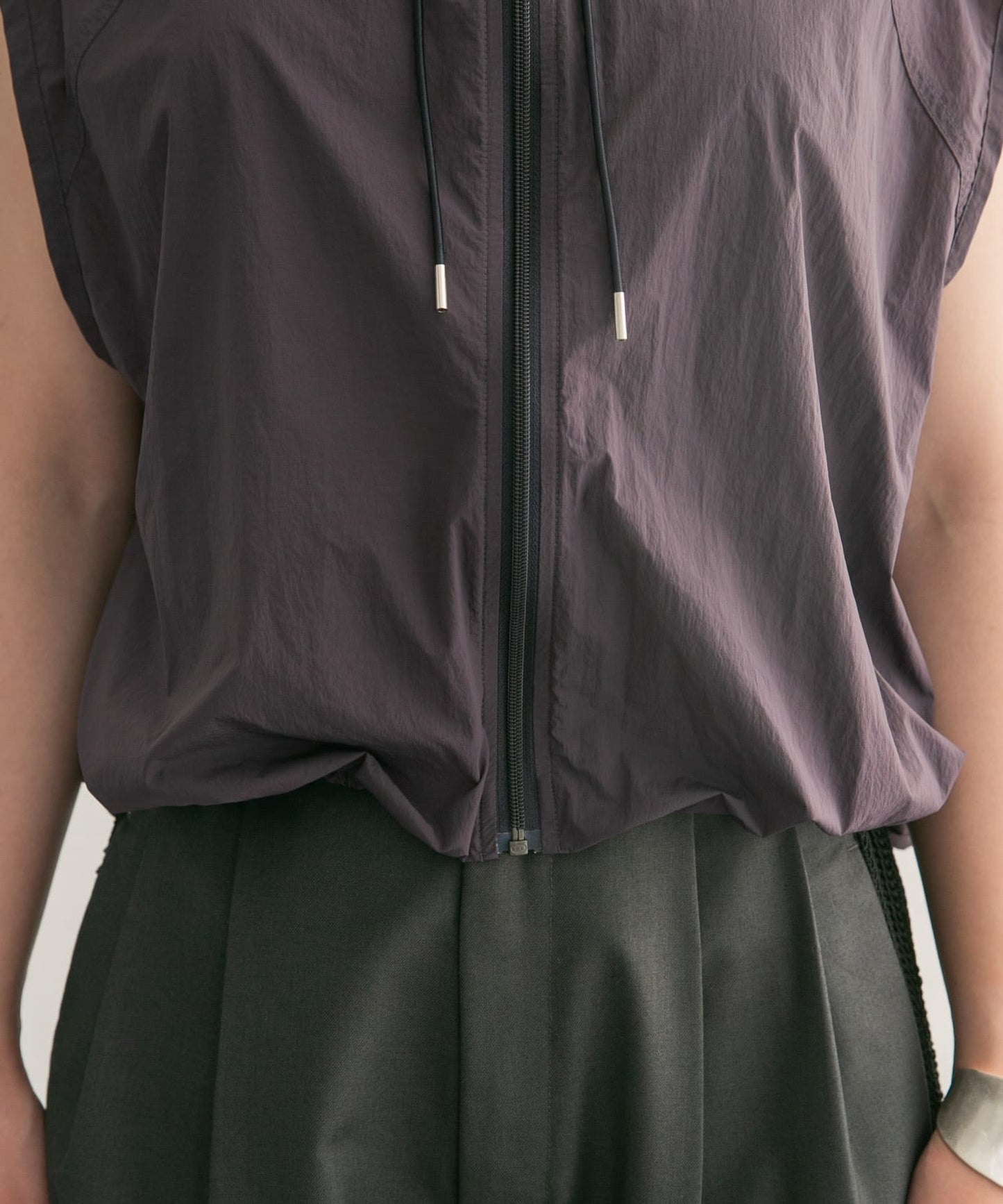 compact ZIP vest (charcoal) *JP