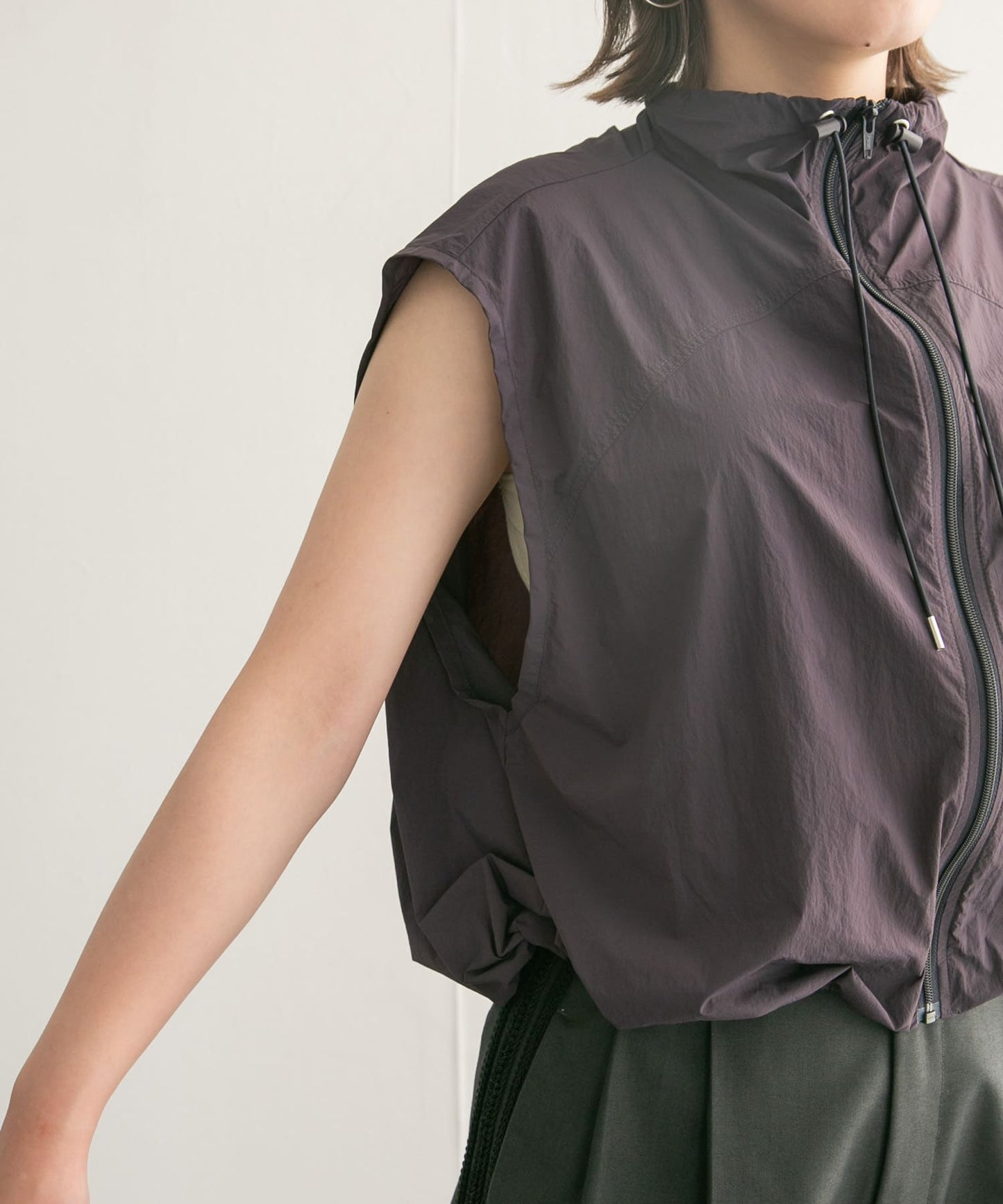 compact ZIP vest (charcoal) *JP