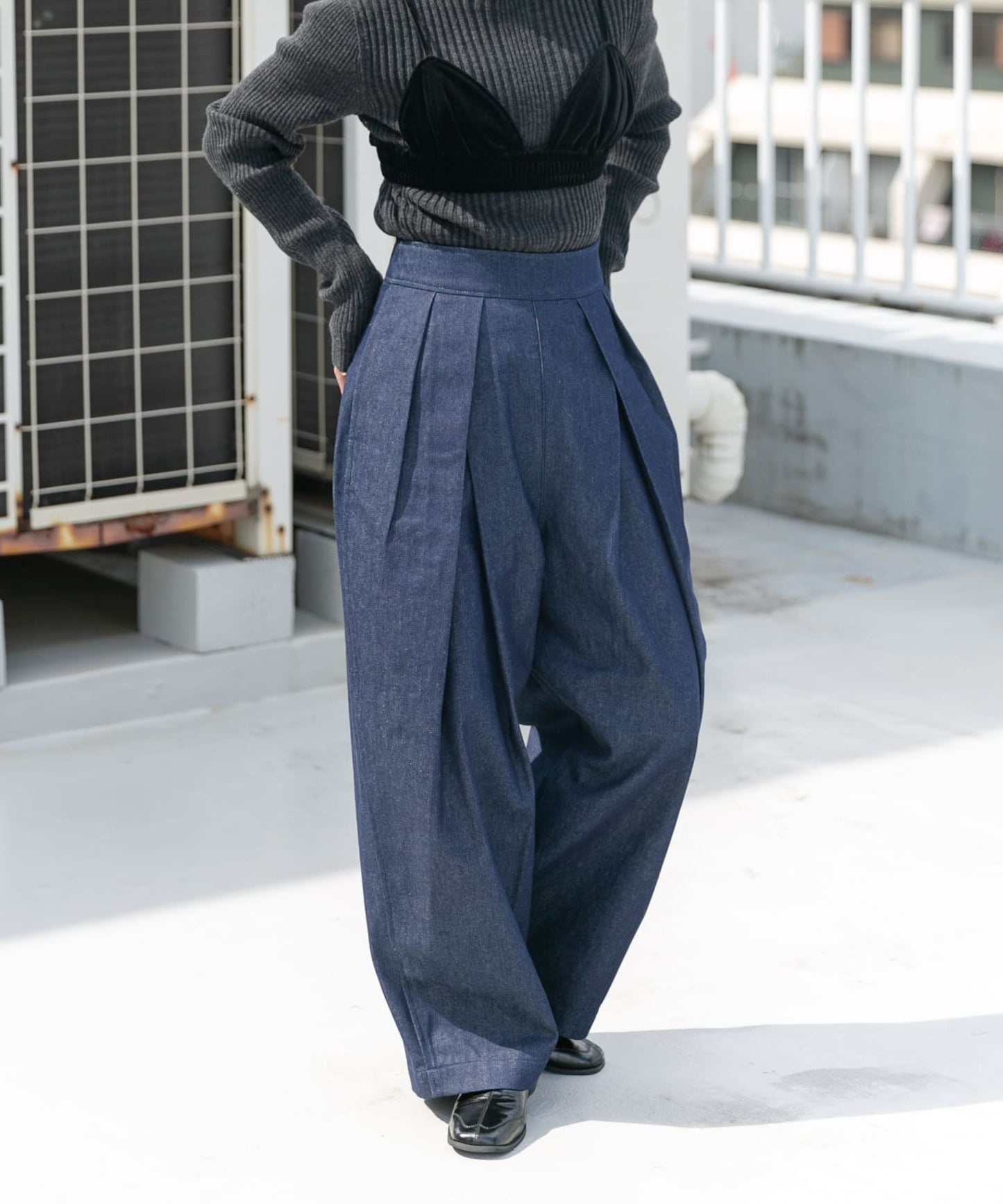 tuck cocoon denim (navy) *JP