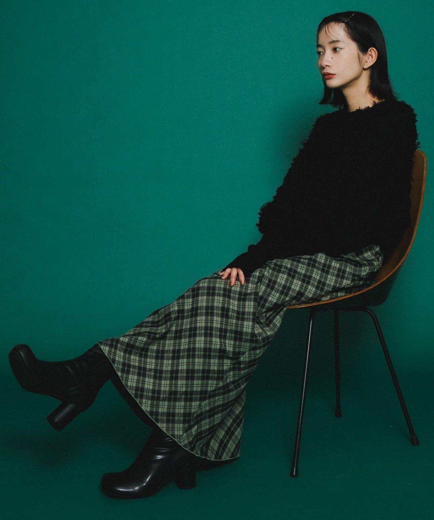 check narrow skirt (khaki x black) *JP