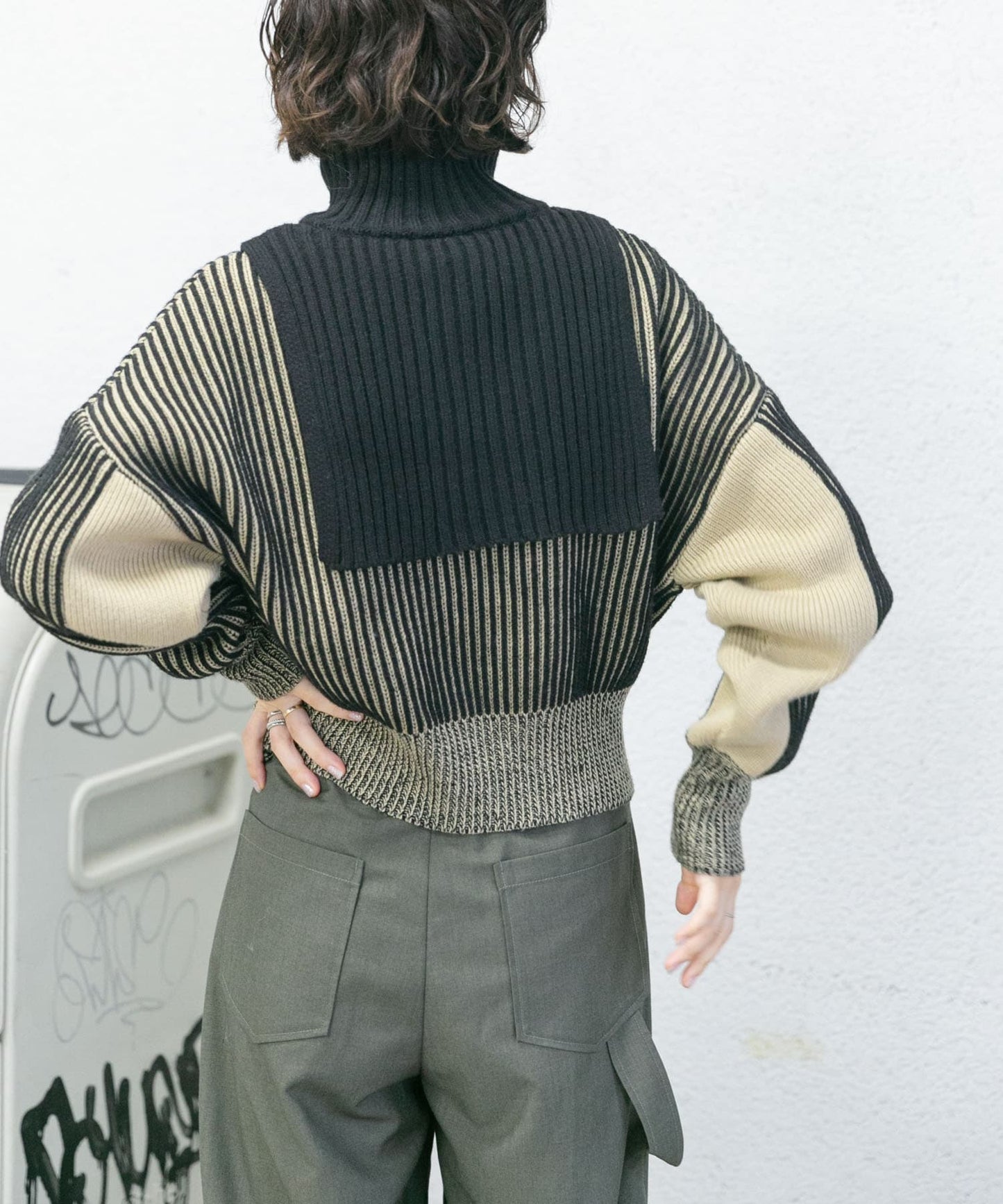 layered half zip knit (black x beige) *JP