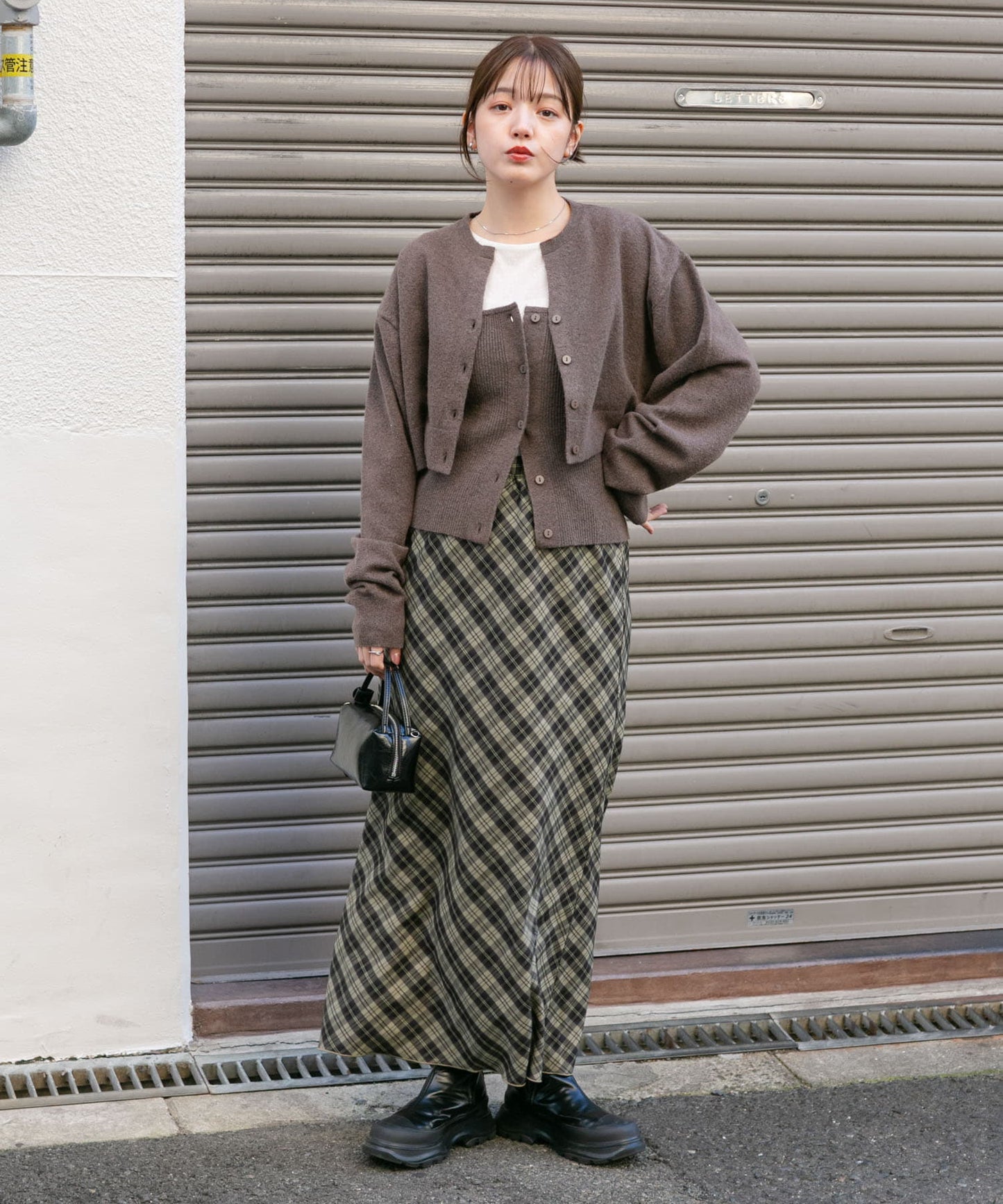 check narrow skirt (khaki x black) *JP