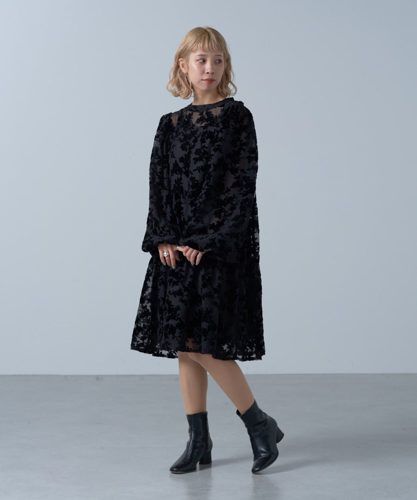 velvet flower mini dress (black) *JP