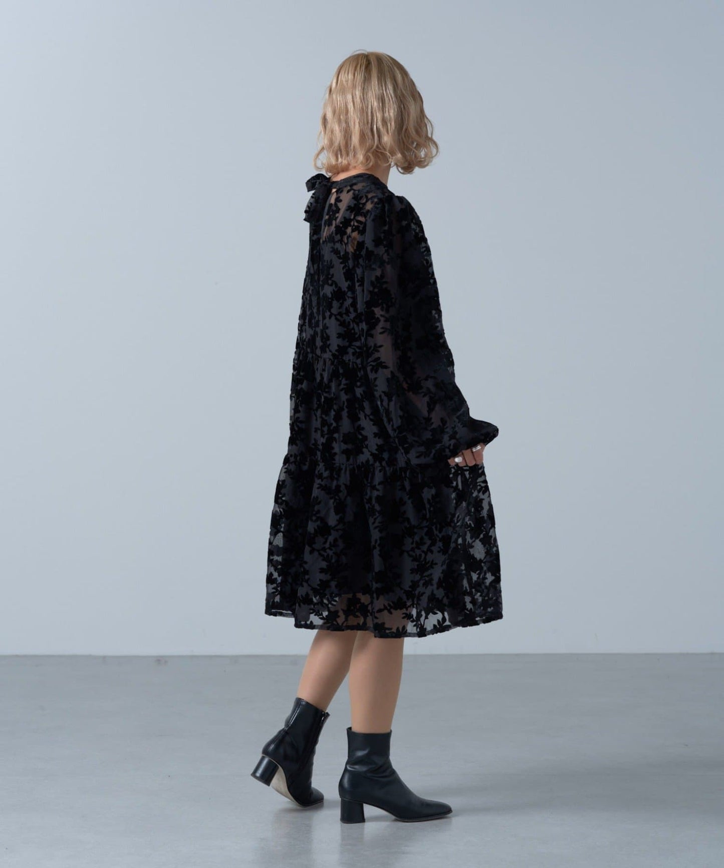 velvet flower mini dress (black) *JP