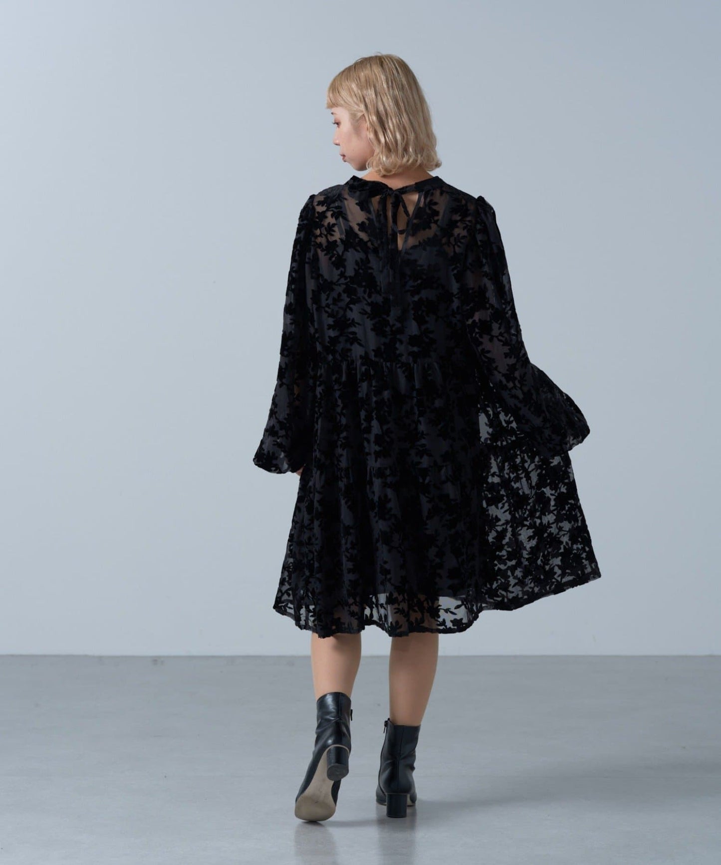 velvet flower mini dress (black) *JP