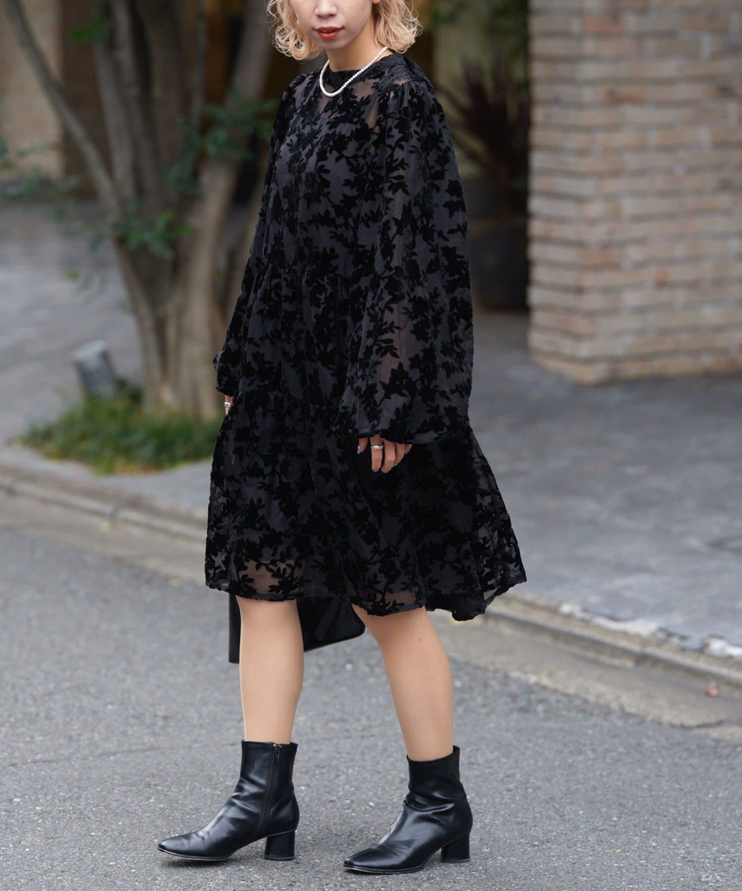 velvet flower mini dress (black) *JP