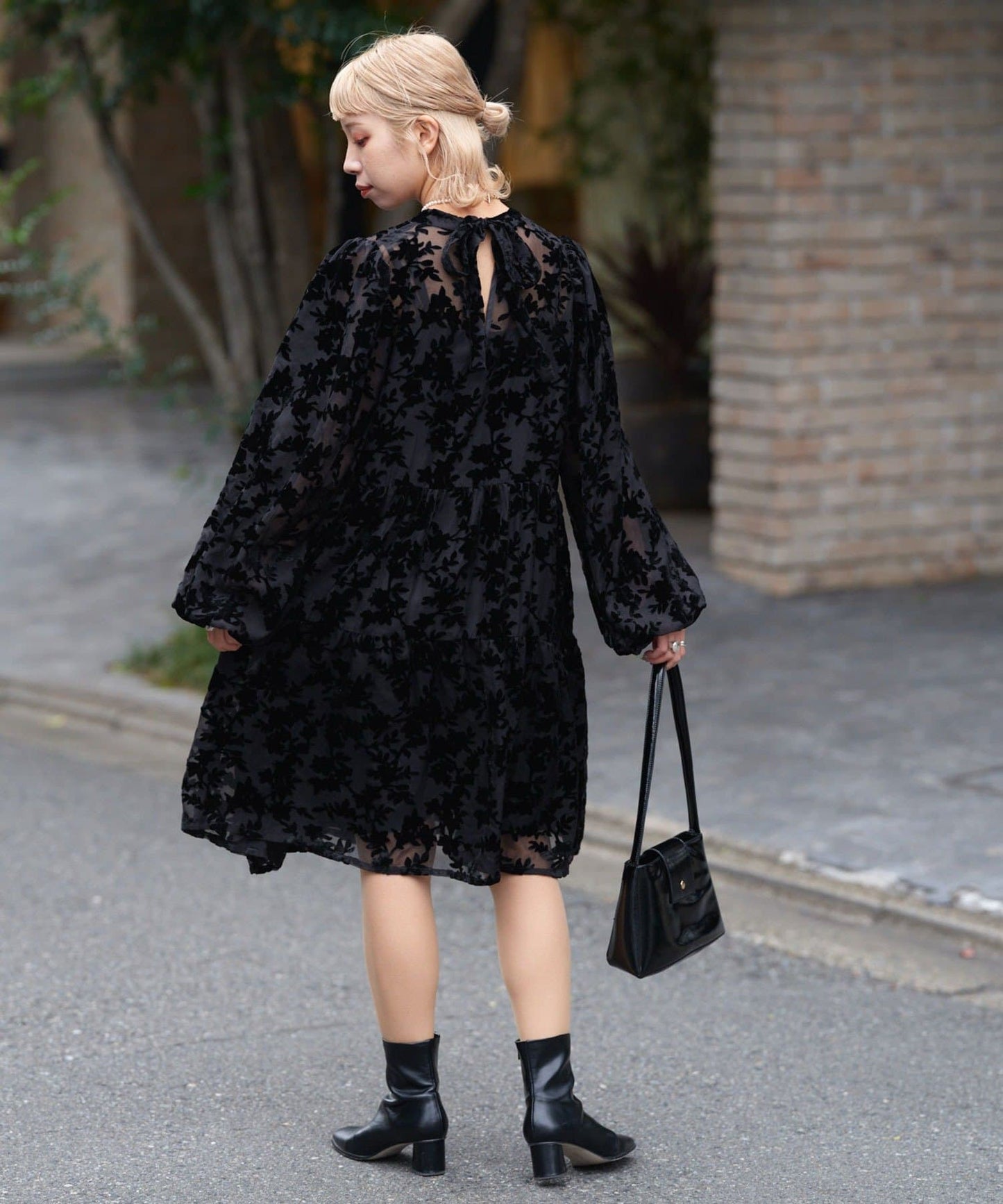 velvet flower mini dress (black) *JP