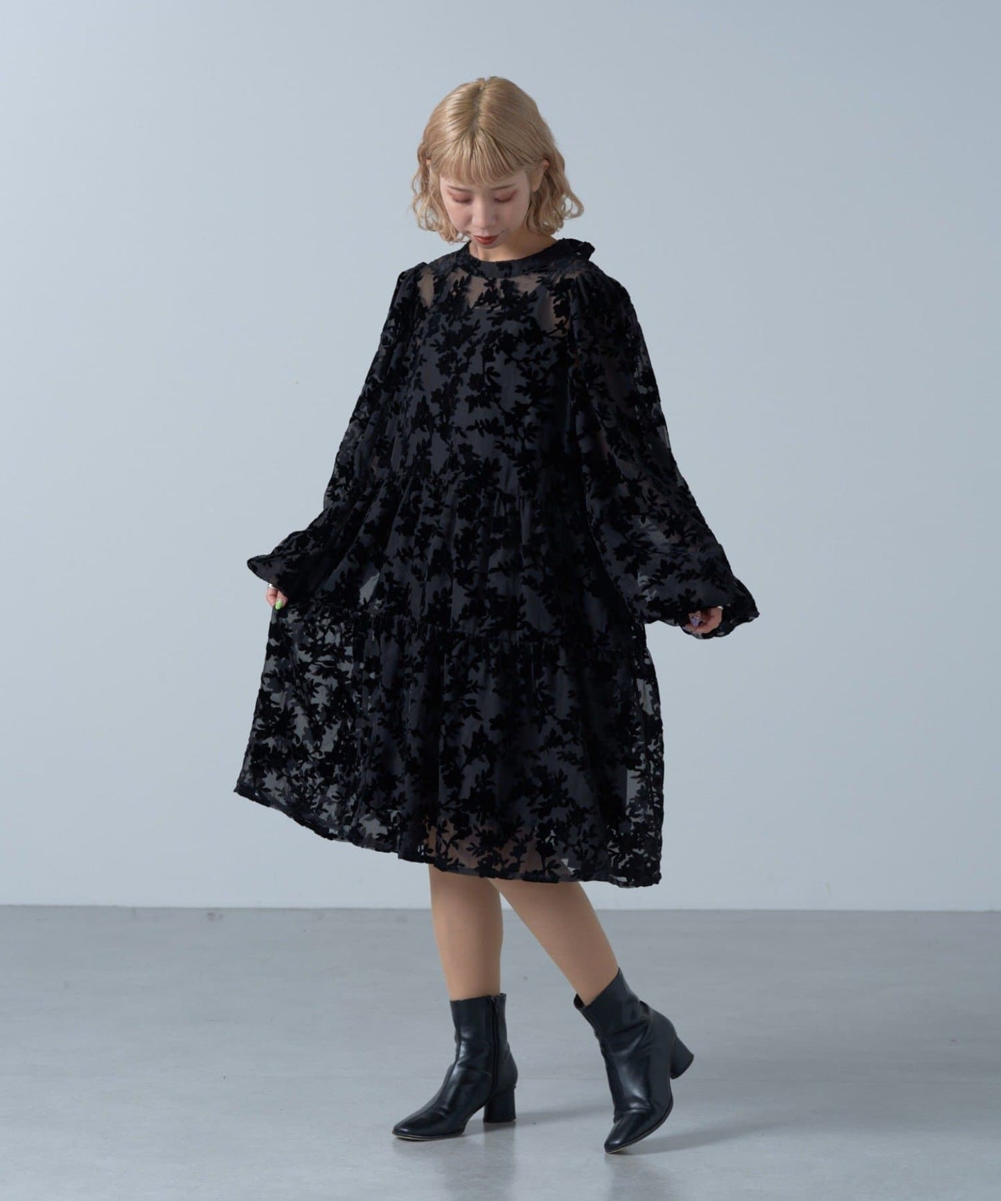 velvet flower mini dress (black) *JP