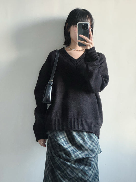 v-neck oversized knit (black)