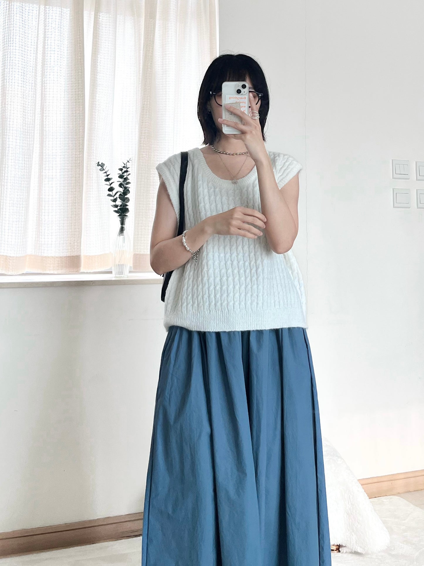 soft knit vest (white)