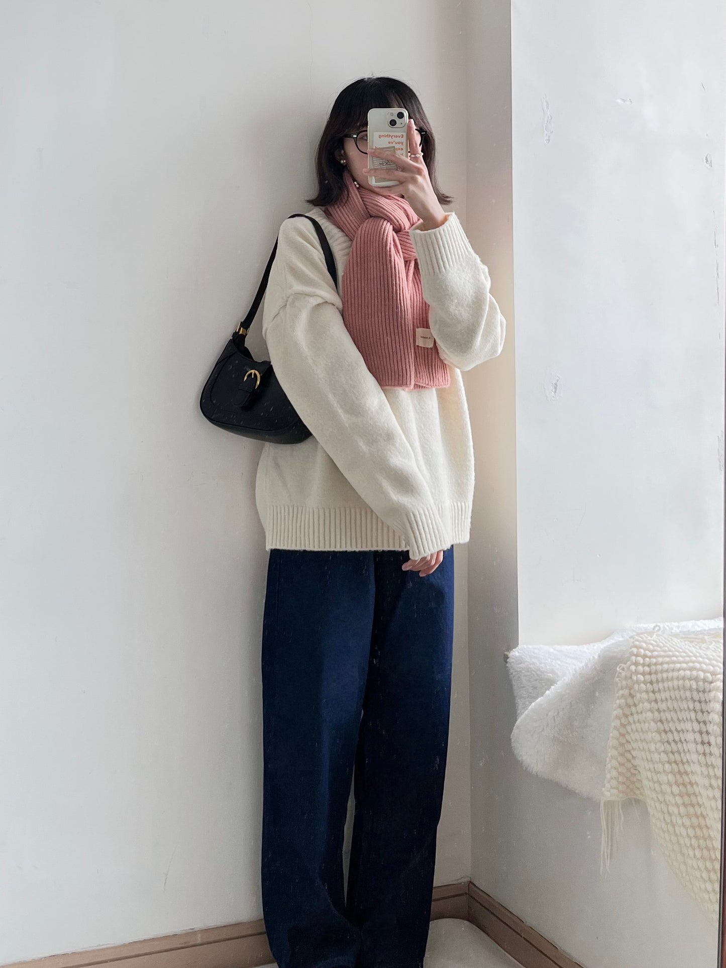 v-neck oversized knit (white)